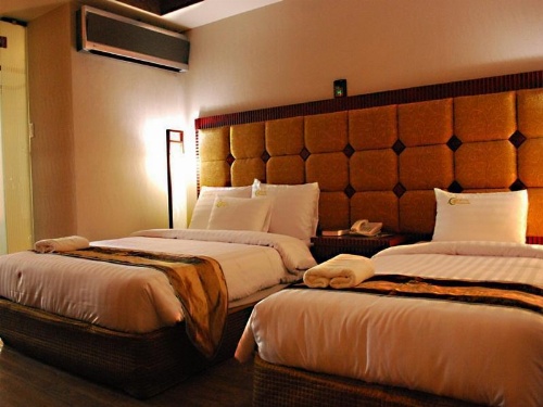 M Chereville Hotel Manila image 1