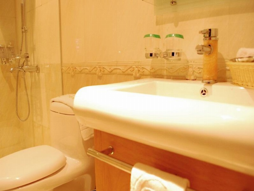 M Chereville Hotel Manila Main image